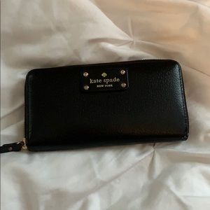 Black Kate spade wallet in great condition!